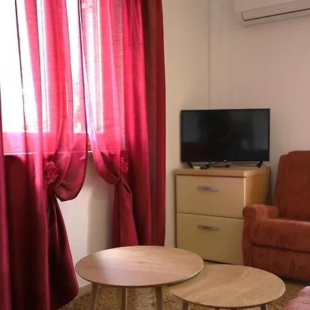 Apartment Apartment Zita In Relaxing Surroundings Near Umag