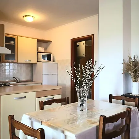 Apartment Zita In Relaxing Surroundings Near Umag Umag