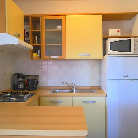 Zita With 1 Bedroom In Relaxing Surroundings Near
