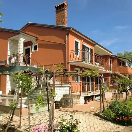 Apartment Zita In Relaxing Surroundings Near Umag Appartamento *